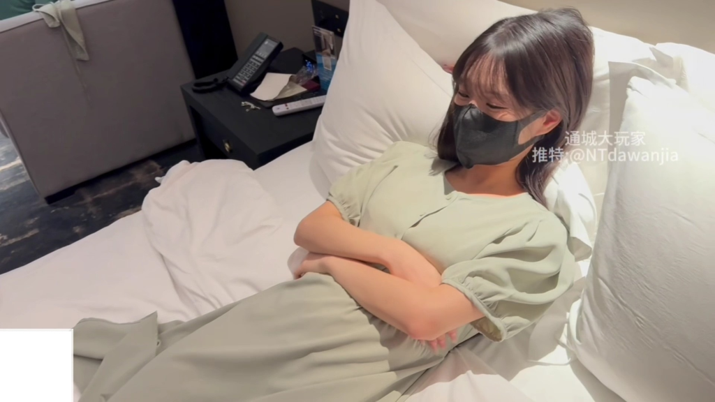 18X.真人视频-被姐姐踩脸的感觉真不错-资源总站